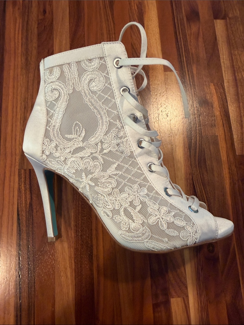 Betsey Johnson Marlo Ivory Lace Booties | Size 7.5 - Picture 2 of 9